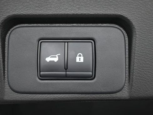 Used 2024 Nissan Rogue SV AWD/4WD image 12