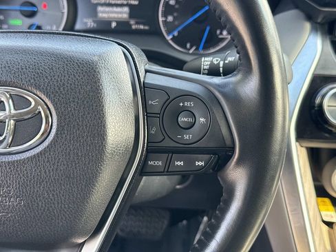 Used 2021 Toyota Venza XLE w/ Softex Package AWD/4WD image 11