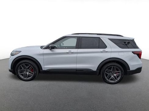 Used 2026 Ford Explorer ST-Line w/ ST-Line Street Pack AWD/4WD image 2