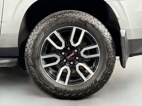 Used 2024 GMC Yukon XL AT4 w/ Technology Package image 37