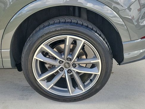 Used 2021 Audi Q3 2.0T Premium w/ Convenience Package image 4