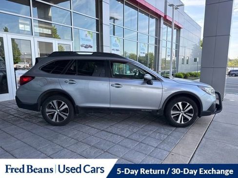 Used 2018 Subaru Outback 2.5i Limited AWD/4WD image 3