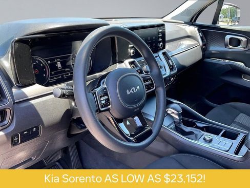 Used 2023 Kia Sorento LX FWD image 14