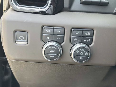Used 2025 GMC Sierra 2500 Denali w/ Denali Reserve Package AWD/4WD image 16