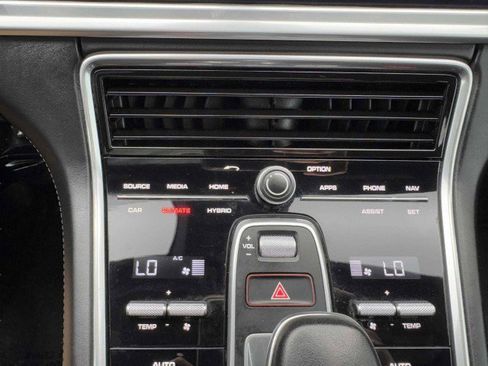 Used 2018 Porsche Panamera Turbo S image 33