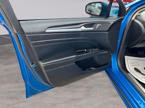 Used 2020 Ford Fusion Titanium image 11