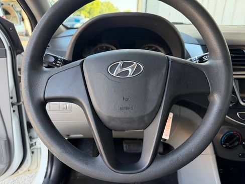 Used 2016 Hyundai Accent SE FWD image 22