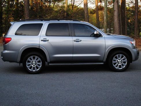 Used 2017 Toyota Sequoia Platinum image 25