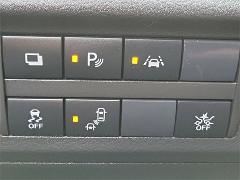 Used 2024 Nissan Kicks S image 18