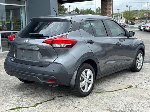 Used 2020 Nissan Kicks S image 3