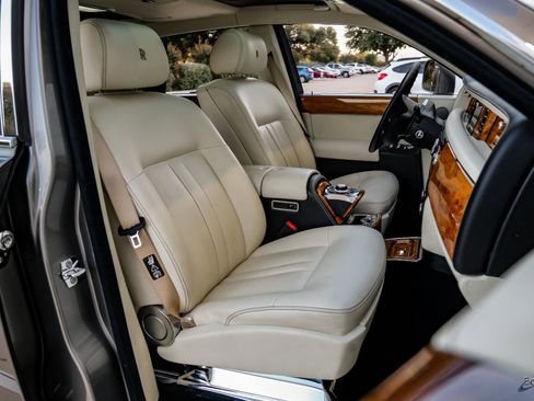 Used 2014 Rolls-Royce Phantom Sedan image 42