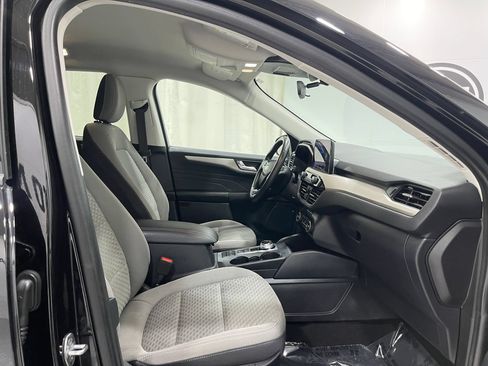 Used 2021 Ford Escape SE w/ SE Sport Appearance Package AWD/4WD image 30