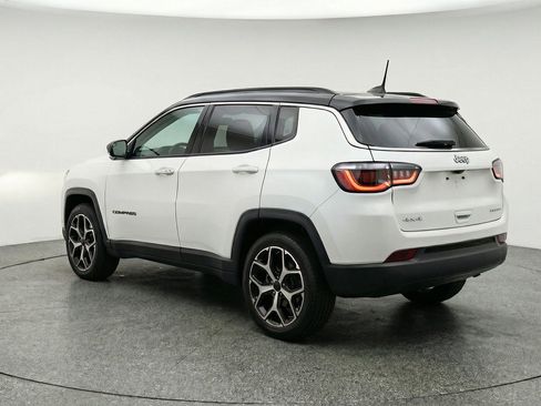Used 2025 Jeep Compass Limited AWD/4WD image 6