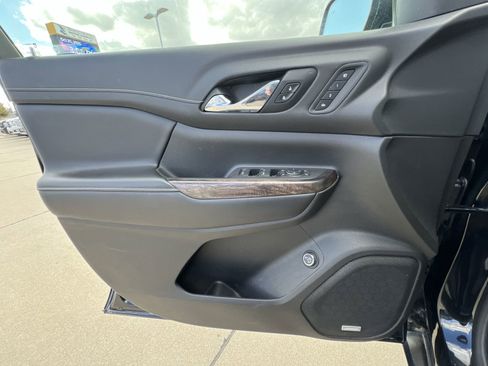 Used 2021 GMC Acadia Denali w/ Denali Ultimate Package image 23