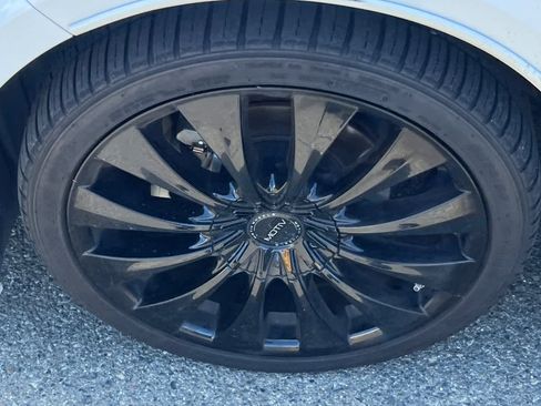 Used 2023 Toyota Corolla SE w/ Carpet Mat Package (TMS) FWD image 10