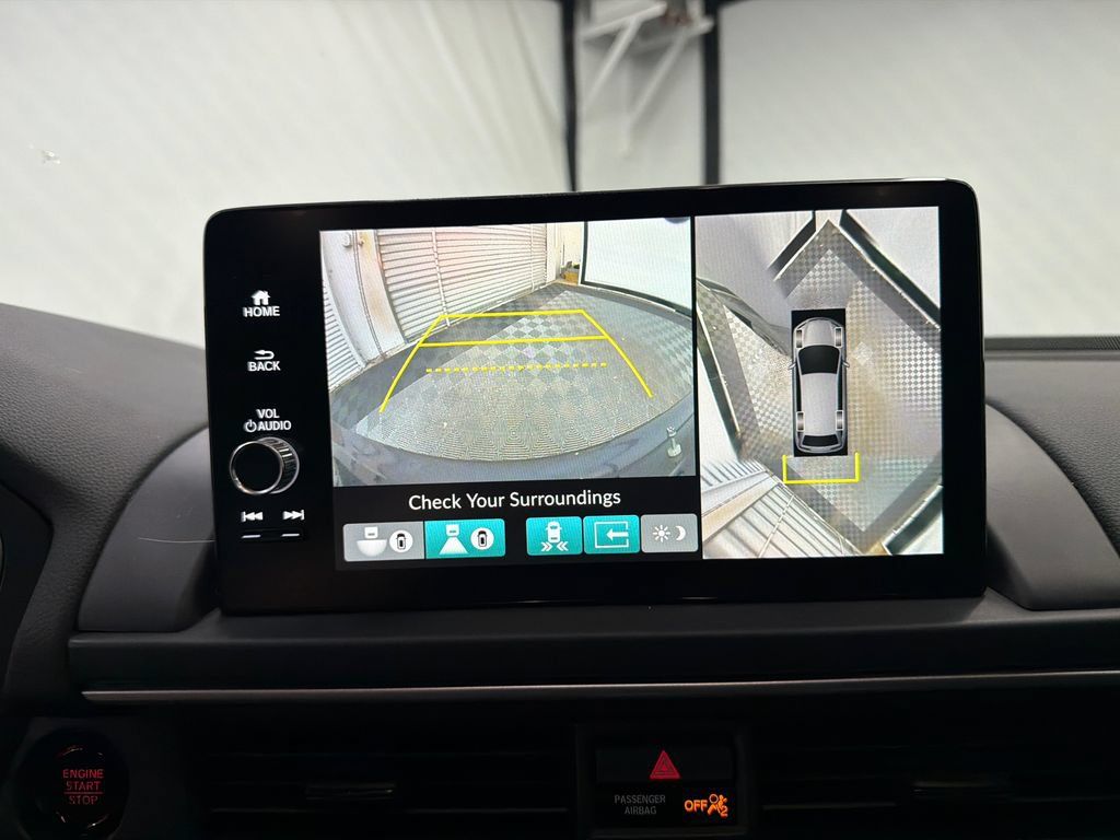 Used 2025 Honda Pilot Black Edition image 32