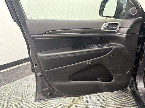 Used 2018 Jeep Grand Cherokee Limited image 11