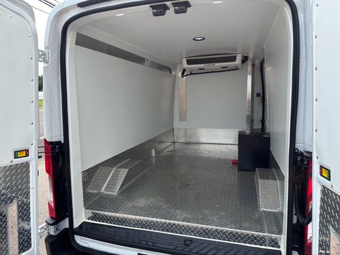 Used 2024 Ford Transit 250 148 Medium Roof w/ Upfitter Package RWD image 37
