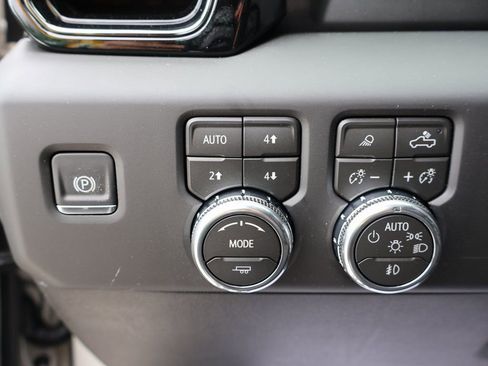New 2026 GMC Sierra 1500 AT4 w/ AT4 Premium Package AWD/4WD image 13