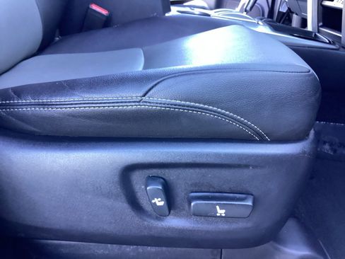 Used 2019 Toyota 4Runner SR5 image 18