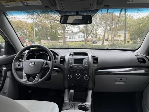 Used 2013 Kia Sorento LX w/ Convenience Pkg FWD image 15