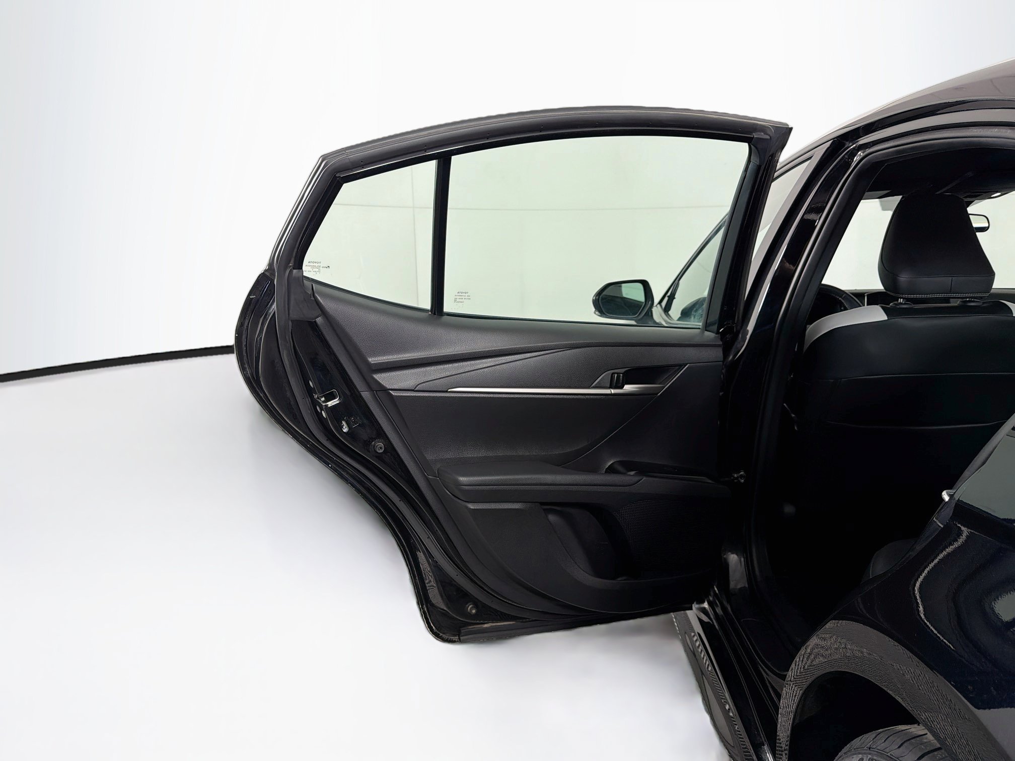 Used 2025 Toyota Camry SE FWD image 26