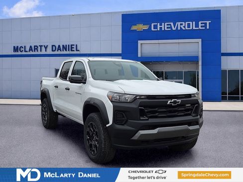 New 2026 Chevrolet Colorado Trail Boss AWD/4WD image 1