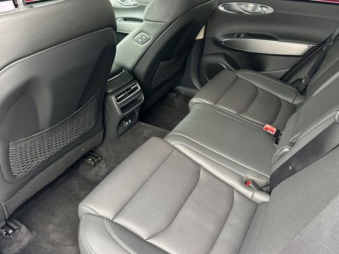 Used 2026 Genesis GV70 2.5T Select image 14