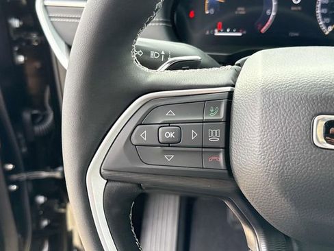 New 2025 Jeep Grand Cherokee L Altitude RWD image 17