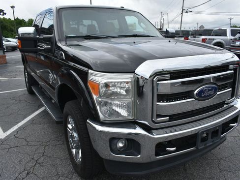 Used 2015 Ford F250 Lariat w/ Chrome Package AWD/4WD image 4