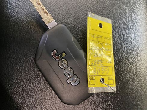 Used 2025 Jeep Wrangler Sport image 44