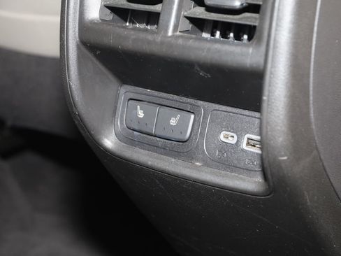 Used 2020 Cadillac XT4 Premium Luxury w/ Cold Weather Package FWD image 15