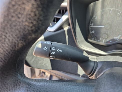 Certified 2025 Toyota Corolla LE FWD image 32