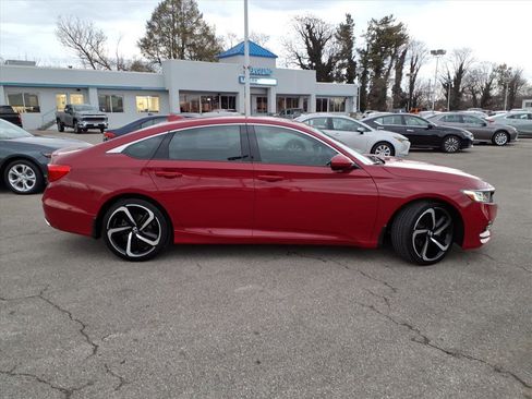 Used 2019 Honda Accord Sport image 3
