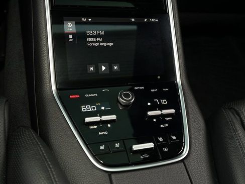 Used 2020 Porsche Panamera 4 Executive image 20