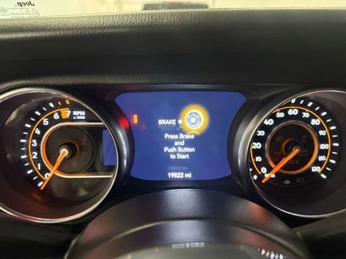 Used 2021 Jeep Wrangler Unlimited Sahara image 16