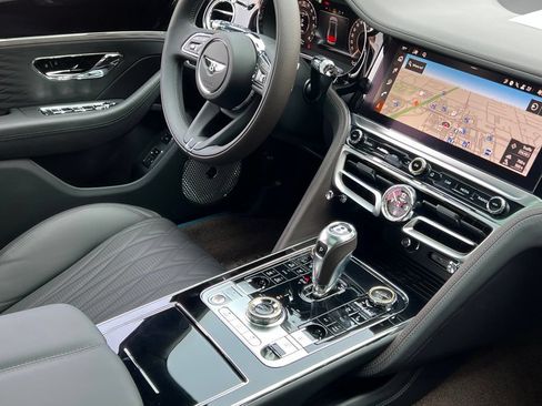 Used 2026 Bentley Flying Spur Plug-In Hybrid AWD/4WD image 2