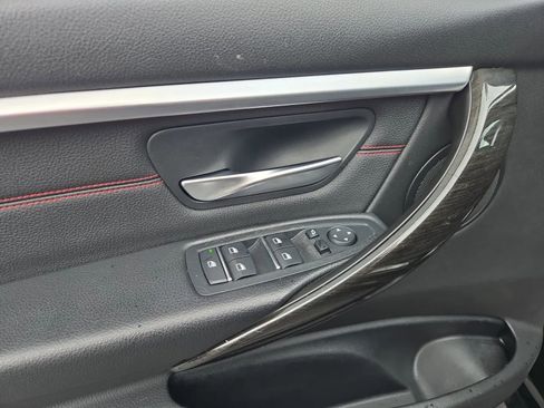 Used 2018 BMW 330i xDrive Sedan w/ Convenience Package AWD/4WD image 15