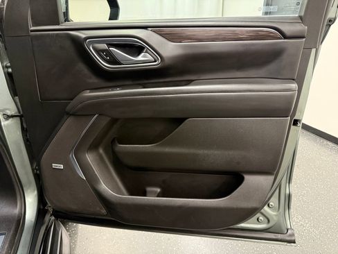 Used 2024 Chevrolet Suburban LT AWD/4WD image 7