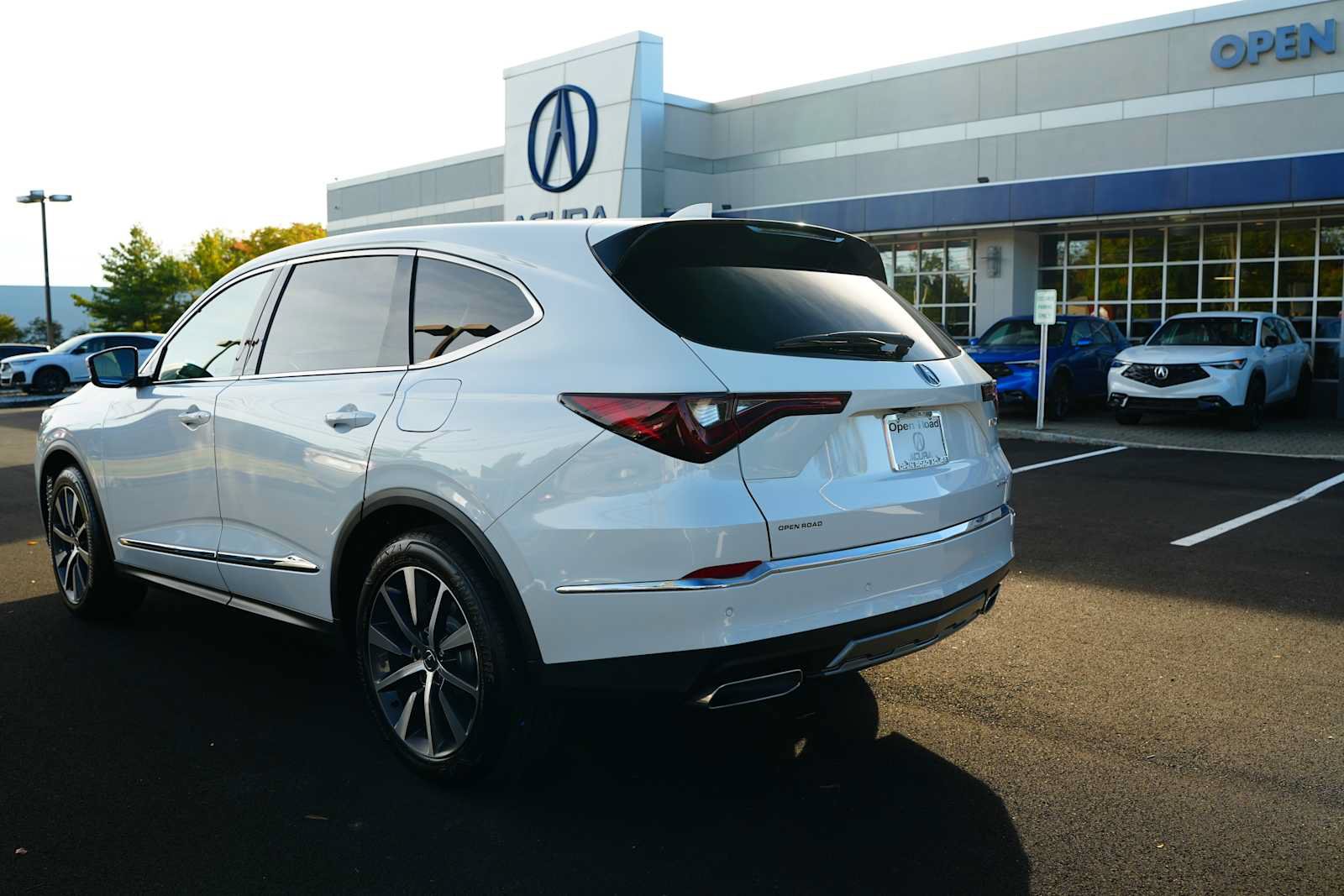 Certified 2026 Acura MDX w/ Technology Package AWD/4WD image 5