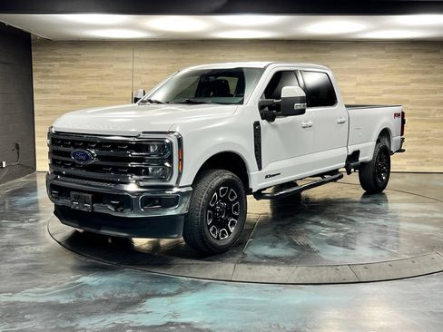 Used 2023 Ford F250 Lariat w/ FX4 Off-Road Package AWD/4WD image 5