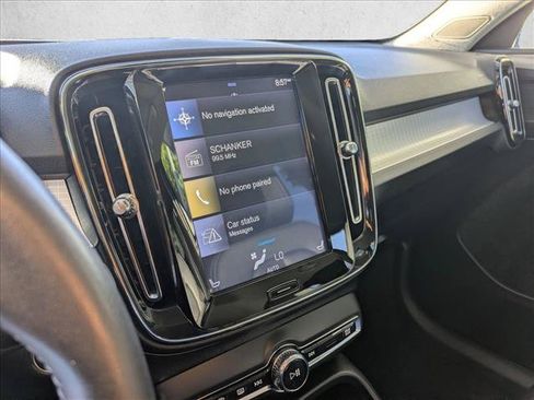 Used 2019 Volvo XC40 T5 Momentum AWD/4WD image 12