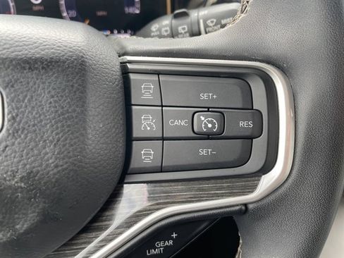 Used 2022 Jeep Wagoneer Series III w/ Flexible Seating Group image 23