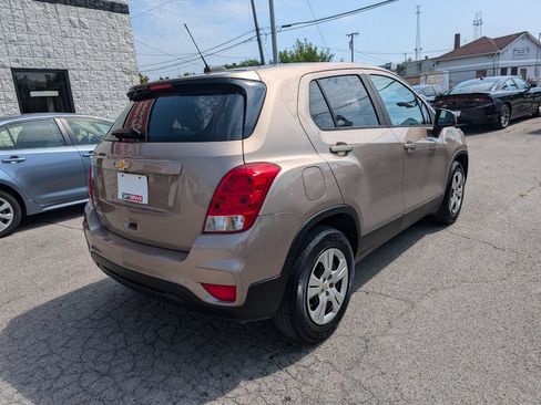 Used 2018 Chevrolet Trax LS FWD image 6