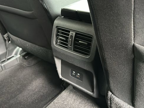 Certified 2022 Nissan Rogue SV image 24