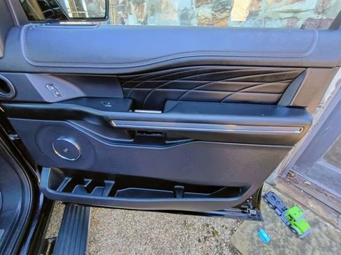 Used 2019 Ford Expedition Platinum image 42