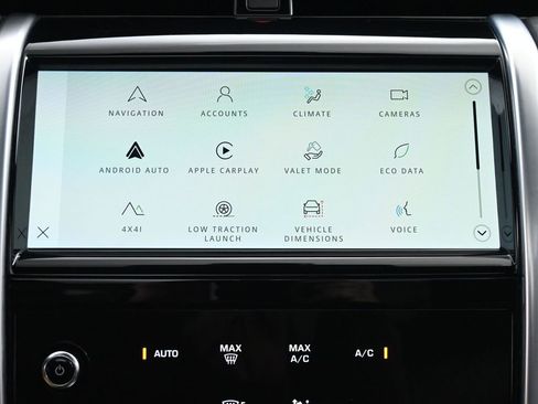 Used 2022 Land Rover Discovery Sport SE image 35