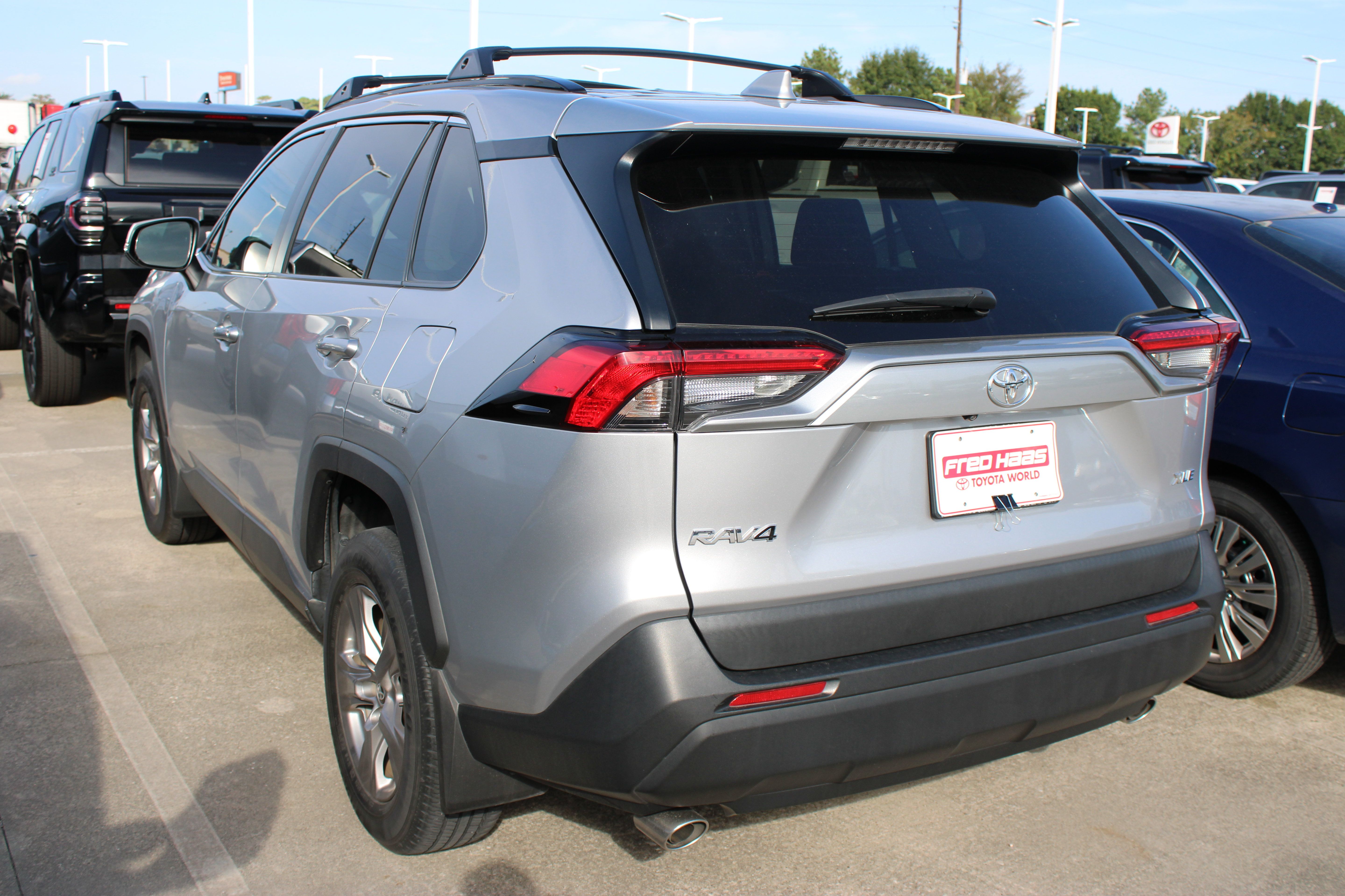 Used 2023 Toyota RAV4 XLE FWD image 6