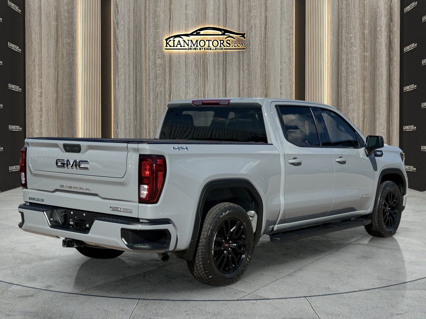 Used 2024 GMC Sierra 1500 Elevation w/ LPO, Elevation Black Package AWD/4WD image 10