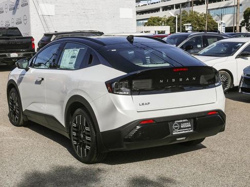 New 2026 Nissan Leaf Platinum+ w/ Illuminated Package image 4